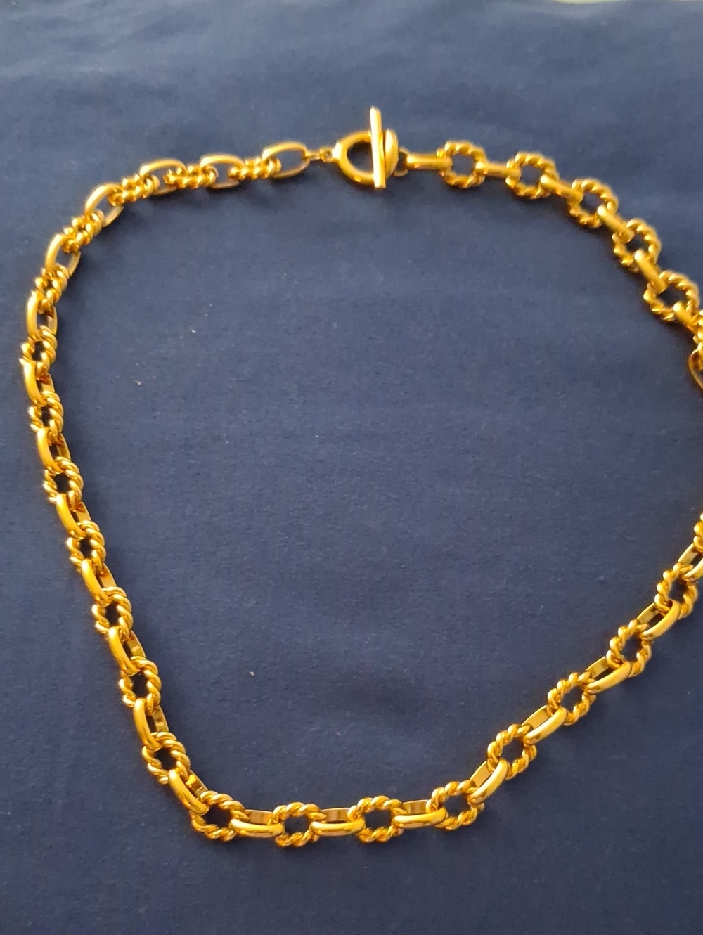 Elegant Gold Rope-Link Toggle Necklace for Women